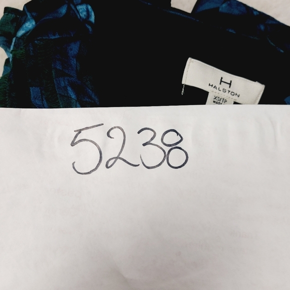 H by Halston Greene Street Peacock All Over Leaves V Neck Hi Low Hem Top P5238 - Picture 8 of 8